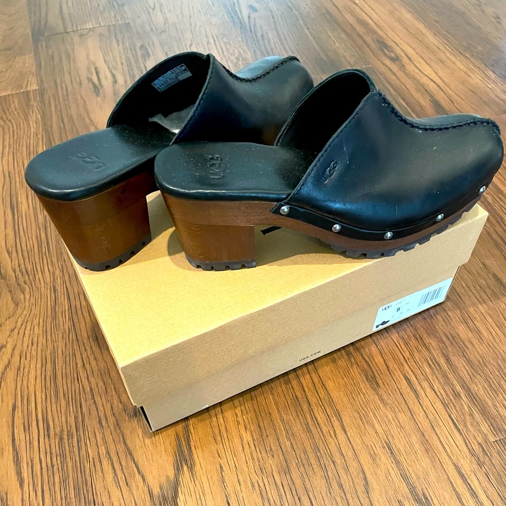Woman’s Ugg clogs